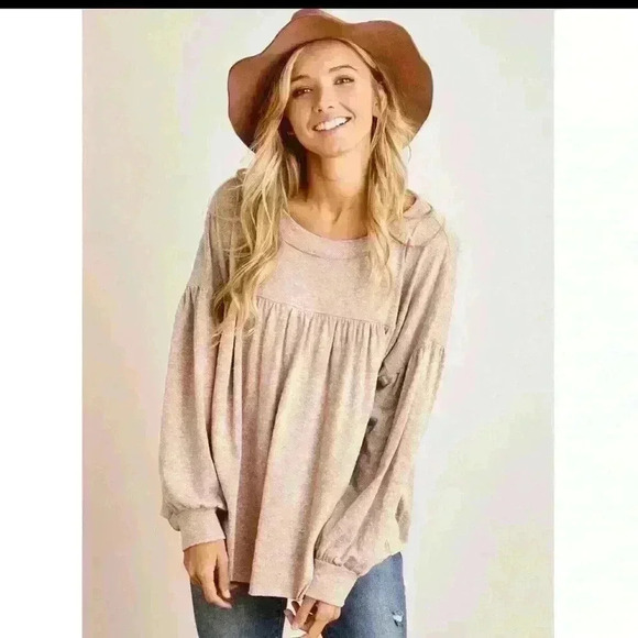 Tops - Baby doll king sleeve top in taupe